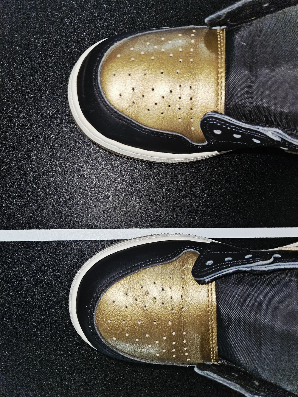 Air Jordan 1 High Black Metallic Gold